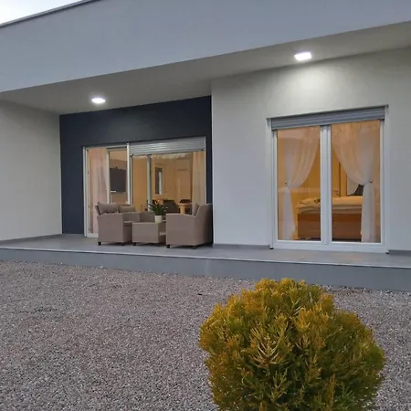 River Luxury House